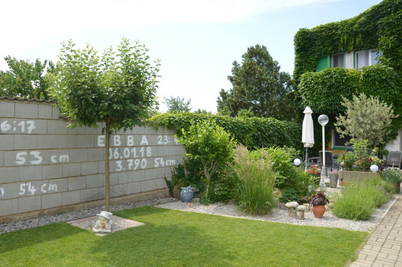 Gaestehaus Schmidt Podersdorf am See Buitenkant foto