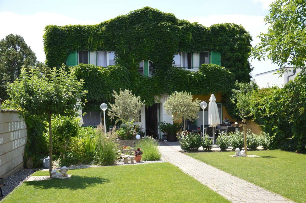 Gaestehaus Schmidt Podersdorf am See Buitenkant foto
